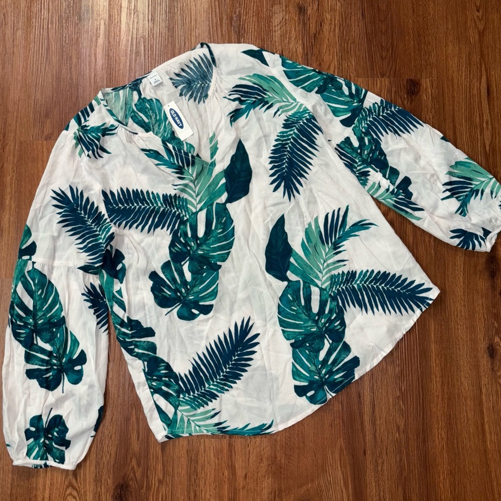 Brand new with tag light weight, long sleeve shirt with palm fronds